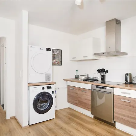 Appartamento Gemuetliche Und Zentrale Dachwohnung Mit Parkplatz Und Netflix