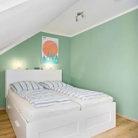 Gemuetliche Und Zentrale Dachwohnung Mit Parkplatz Und Netflix * Lipsia