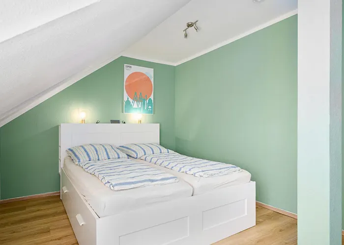 Gemuetliche Und Zentrale Dachwohnung Mit Parkplatz Und Netflix * Leipzig