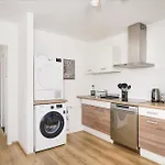 Apartment Gemuetliche Und Zentrale Dachwohnung Mit Parkplatz Und Netflix