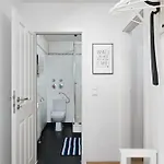 Apartment Gemuetliche Und Zentrale Dachwohnung Mit Parkplatz Und Netflix *