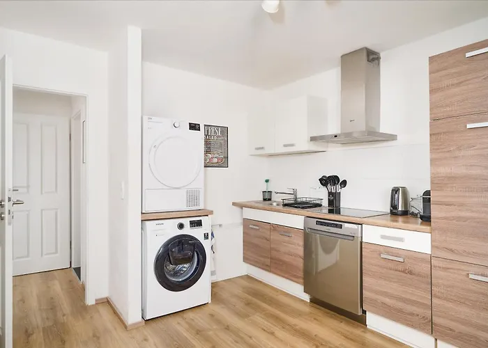 Daire Gemuetliche Und Zentrale Dachwohnung Mit Parkplatz Und Netflix