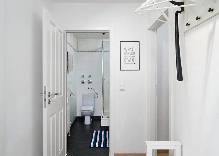 Daire Gemuetliche Und Zentrale Dachwohnung Mit Parkplatz Und Netflix *